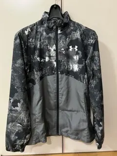 ジュニアUnder Armour 迷彩ウィンドブレーカー160