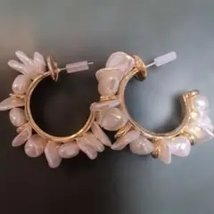 新品未使用品 パール装飾のゴールドフープイヤリング