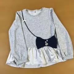 グレーとシルバーの長袖トップス