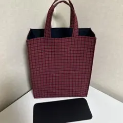 [ハンドメイド]赤チェック紙袋型トートバッグ底板付き、学校行事や仕事のサブカバン
