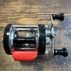 Abu Garcia ベイトリール 4600Cレプリカ(赤ベロ) - メルカリ