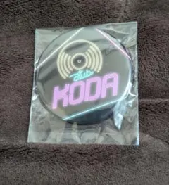 倖田來未 Club KODA レア 缶バッジANDステッカー - メルカリ