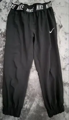 Nike ブラック ジャージパンツ
