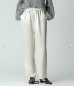 サテンワイドパンツ