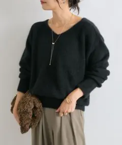 リヴドロワ　ヘアリーラグランVネックニット
