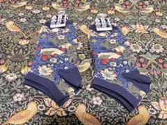 新品、未使用☆ ウィリアムモリス 靴下 いちご泥棒 ネイビーのサムネイル