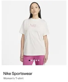 Nike ピンクロゴ Tシャツ ホワイト スポーツウェア