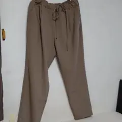 4L 優しいベージュのパンツ 大きいサイズ