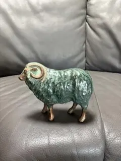 ひつじ　羊の置物