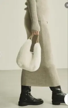 【新品】ウィムガゼット　ファーバッグ　ムートン　ミニ　チェーン