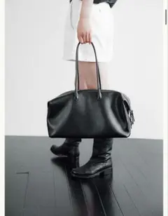 TOUT Y ESTトゥティエ SAC PATTE 黒パテバッグ 美品♪韓国 - メルカリ