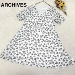 【archives アルシーヴ】半袖 Vネック ワンピース 花柄 ホワイト系のサムネイル