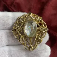 【28】アンティーク調ブローチ　淡い虹色ストーン　レトロ感　ヴィンテージ