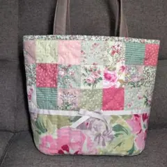 ハンドメイド、春色四角つなぎパッチワークのトートバッグ
