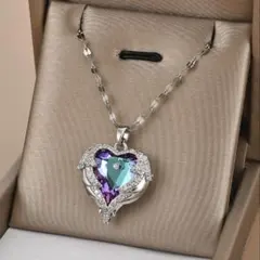 キラキラパープルブルーハートビジューネックレス♡新品未使用♡送料込み