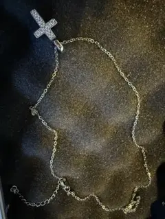 ストーン付きクロス型ネックレス