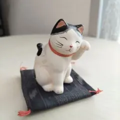 ❖黒白ハチワレの招き猫 座布団付き❖