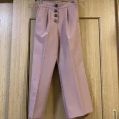 ピンク ボタン付き パンツ