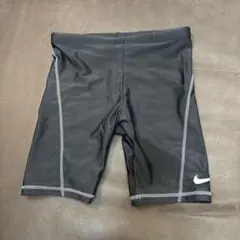 男児　水着　NIKE ブラック無地　130cm
