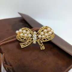 リボン型ゴールドトーンブローチ　ヴィンテージ