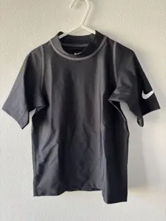 【新品・未使用】Nike ラッシュガード ブラック　120c