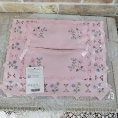 ピンク刺繍ティッシュボックスカバー