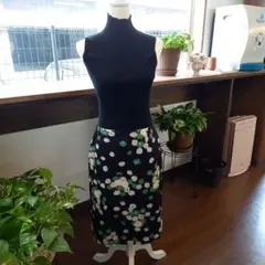BE NEAT ワンピース　黒　花柄のサムネイル