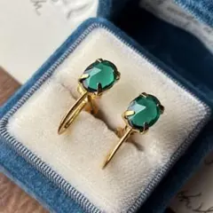 1650ヴィンテージ◎エメラルドグリーンガラス◎オープンバック螺子式イヤリング