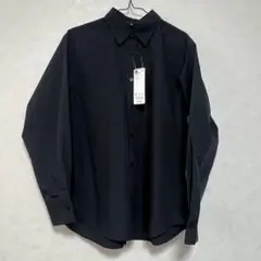 新品 GU バックボタンシャツ 黒 M バックボタンブラウス ブラック