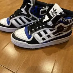 ハイカットスニーカー