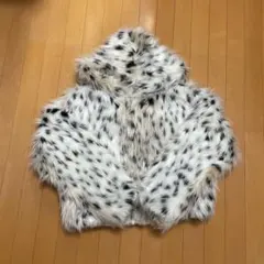 フード付き短丈ファージャケット