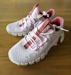 23.5cm」NIKE ウィメンズ フリー メトコン 5 ピンクのサムネイル