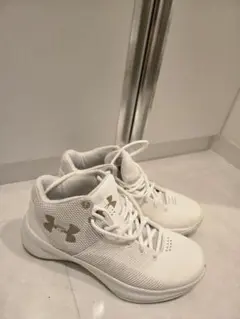 Under Armour バスケットボールシューズ ホワイト