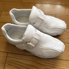 体育館シューズ ホワイト/レッド　23.5cm