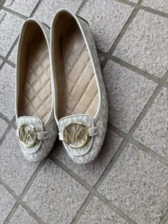 Michael Kors ローファー ホワイト/ベージュ Michael Kors ローファー 8M ホワイト/ベージュ - メルカリ