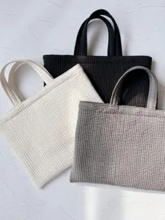 本が傷つかない通勤ヌビバッグ 〈M〉A4対応｜軽量 トート｜本用ポケット付き