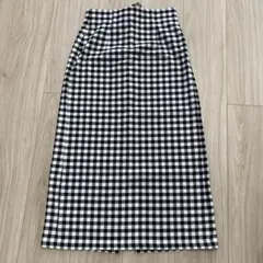 黒と白のギンガムチェックスカート