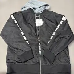 フード付きブラックジャケット 150