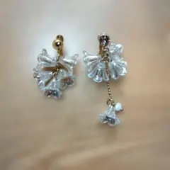 クリア花びらデザインイヤリング