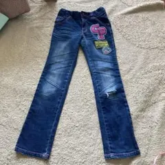 ワッペン付きダメージデニムストレートパンツ