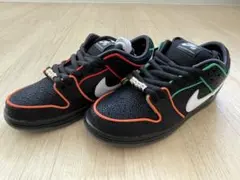 k*u様 NIKE SB DUNK LOW QS メディコムトイ30cm - メルカリ