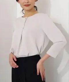 ナチュラルビューティーベーシック　パールポイントブラウス　ホワイト