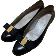 SALVATORE FERRAGAMO ヴァラ リボン レザー パンプス