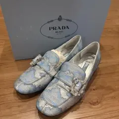 PRADA ビジュー付き ローファー ライトブルー　パンプス 青のサムネイル