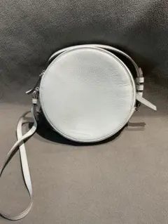 ライトグレー レザー ショルダーバッグ 円形