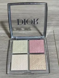Dior 004 ディオール　バックステージ　ハイライト　ローズゴールドのサムネイル