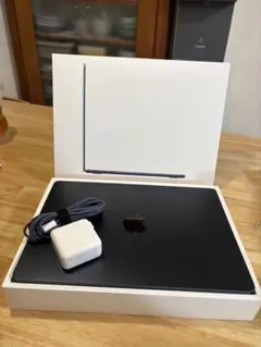 MacBook Air M3 13インチ / バッテリー96%