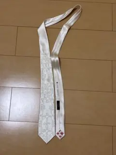 ジラフ　giraffe ホワイト　ネクタイ