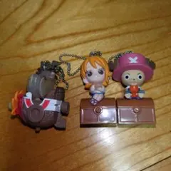 ワンピース フィギュアキーホルダーセット 光る
