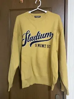 RODEO CROWNS ロゴ刺繍入りニットセーター